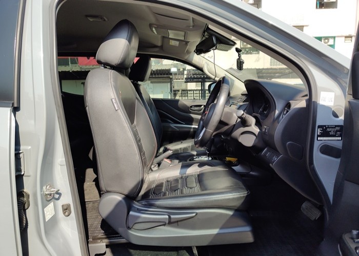 Used 12
                    NISSAN
                     for Sale Image