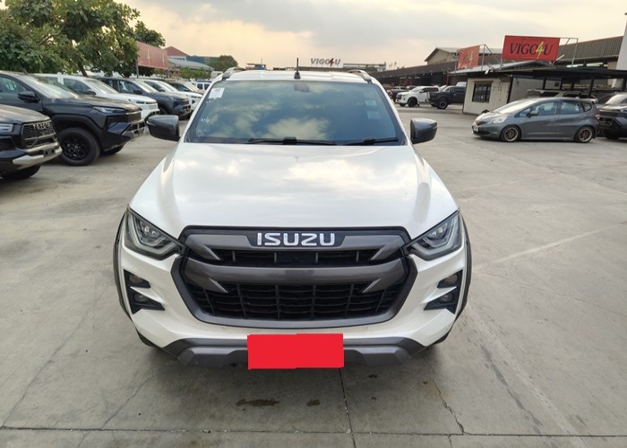 Used 10
                    ISUZU
                     for Sale Image