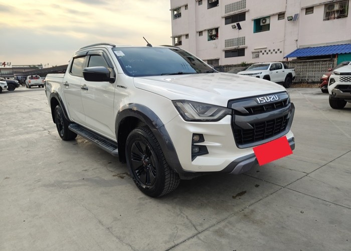 Used 10
                    ISUZU
                     for Sale Image