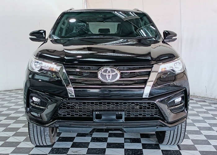 Used 5
                    TOYOTA
                     for Sale Image