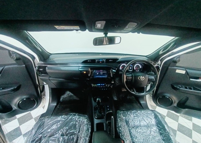 Used 12
                    TOYOTA
                     for Sale Image