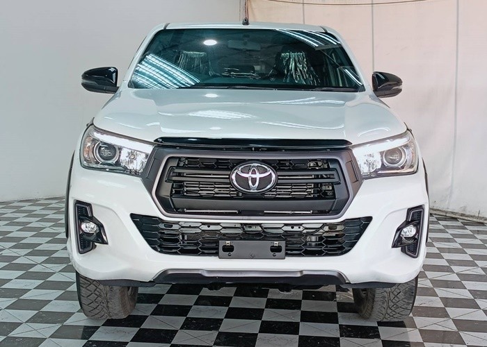 Used 12
                    TOYOTA
                     for Sale Image